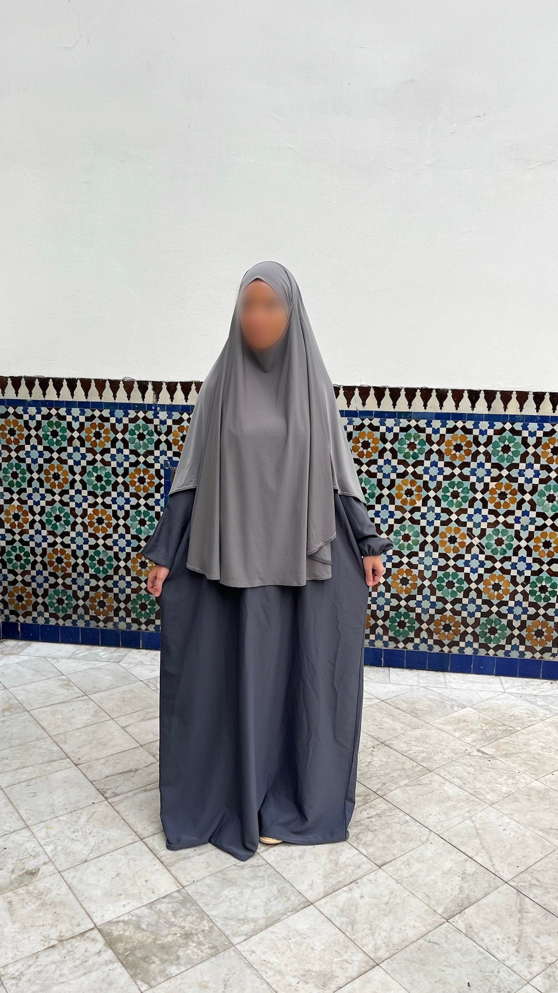 KHIMAR GRIS